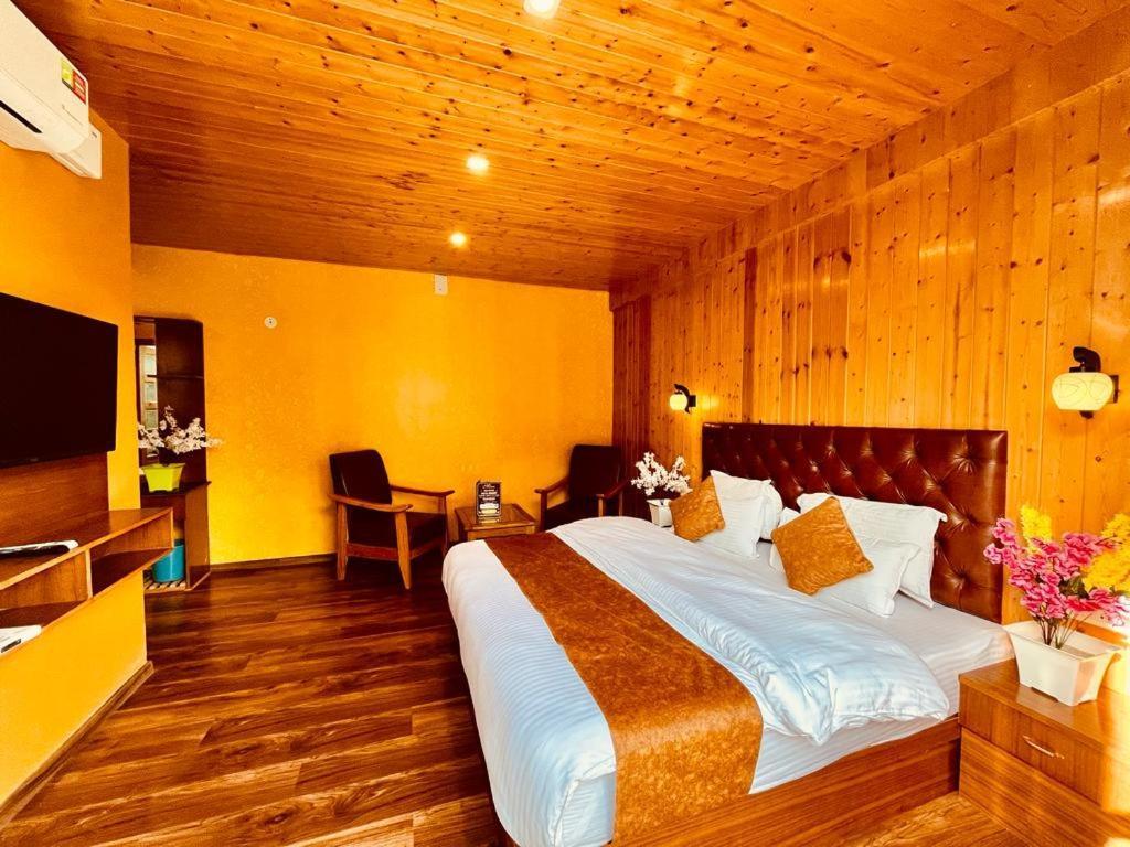 Tata Vista Resort Mall Road Manali - Centrally Heated & Air Cooled Экстерьер фото