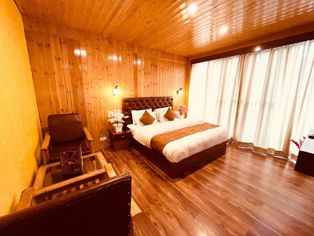 Tata Vista Resort Mall Road Manali - Centrally Heated & Air Cooled Экстерьер фото