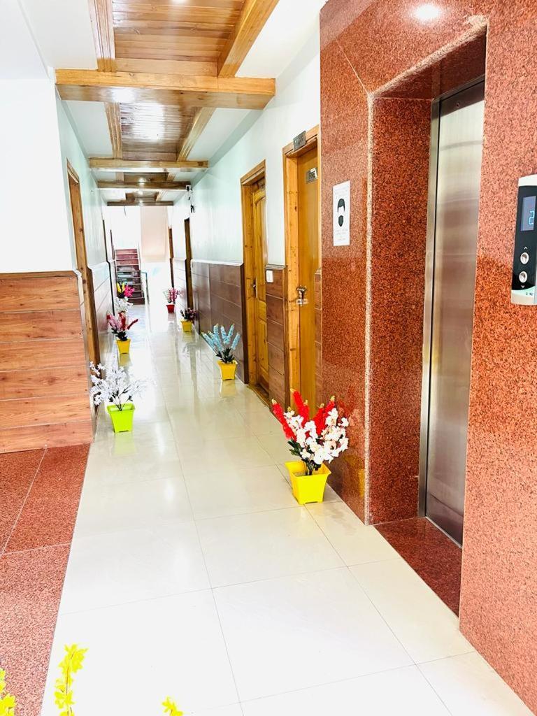 Tata Vista Resort Mall Road Manali - Centrally Heated & Air Cooled Экстерьер фото