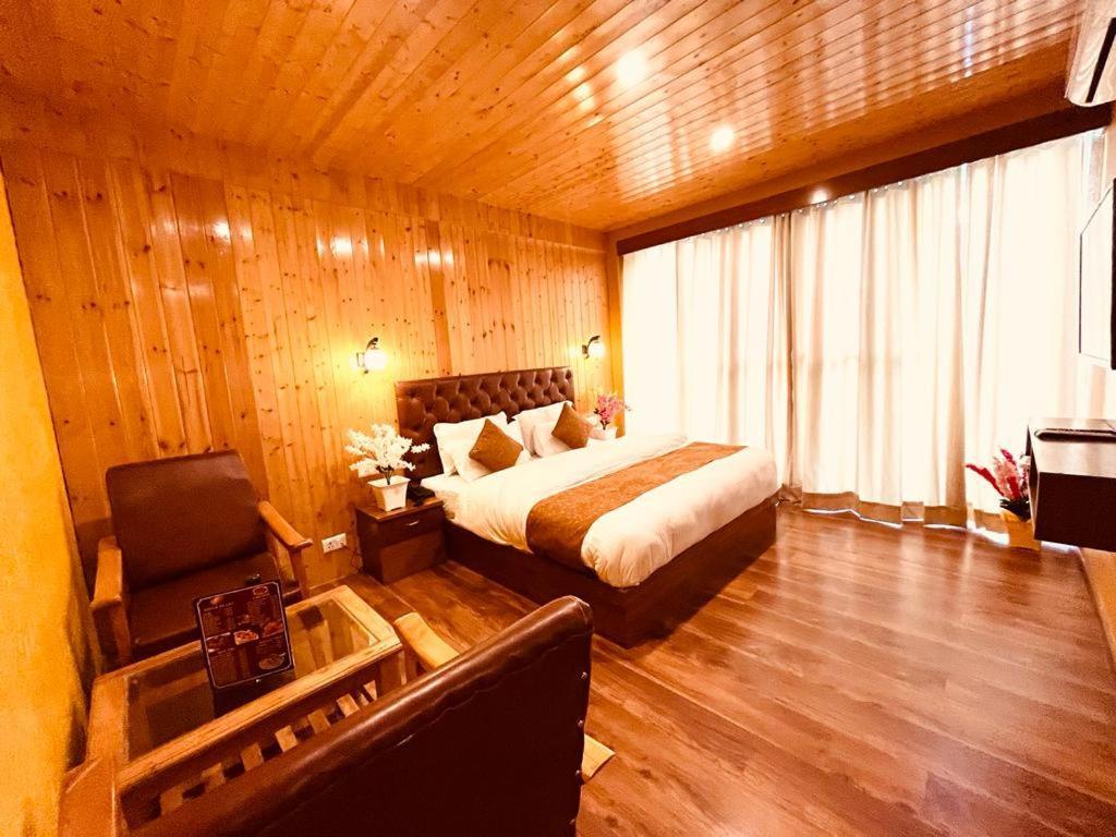 Tata Vista Resort Mall Road Manali - Centrally Heated & Air Cooled Экстерьер фото